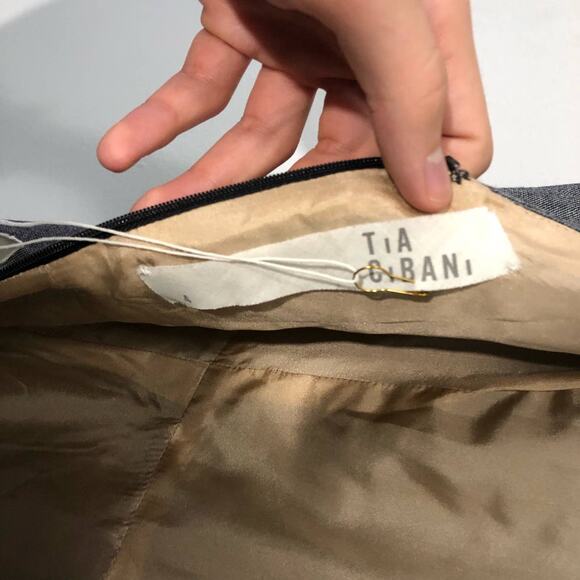 NEW Tia Cibani Women's Cut Out Back Graphite Sheath Dress Sz 4 Sleeveless $850 - Picture 4 of 7